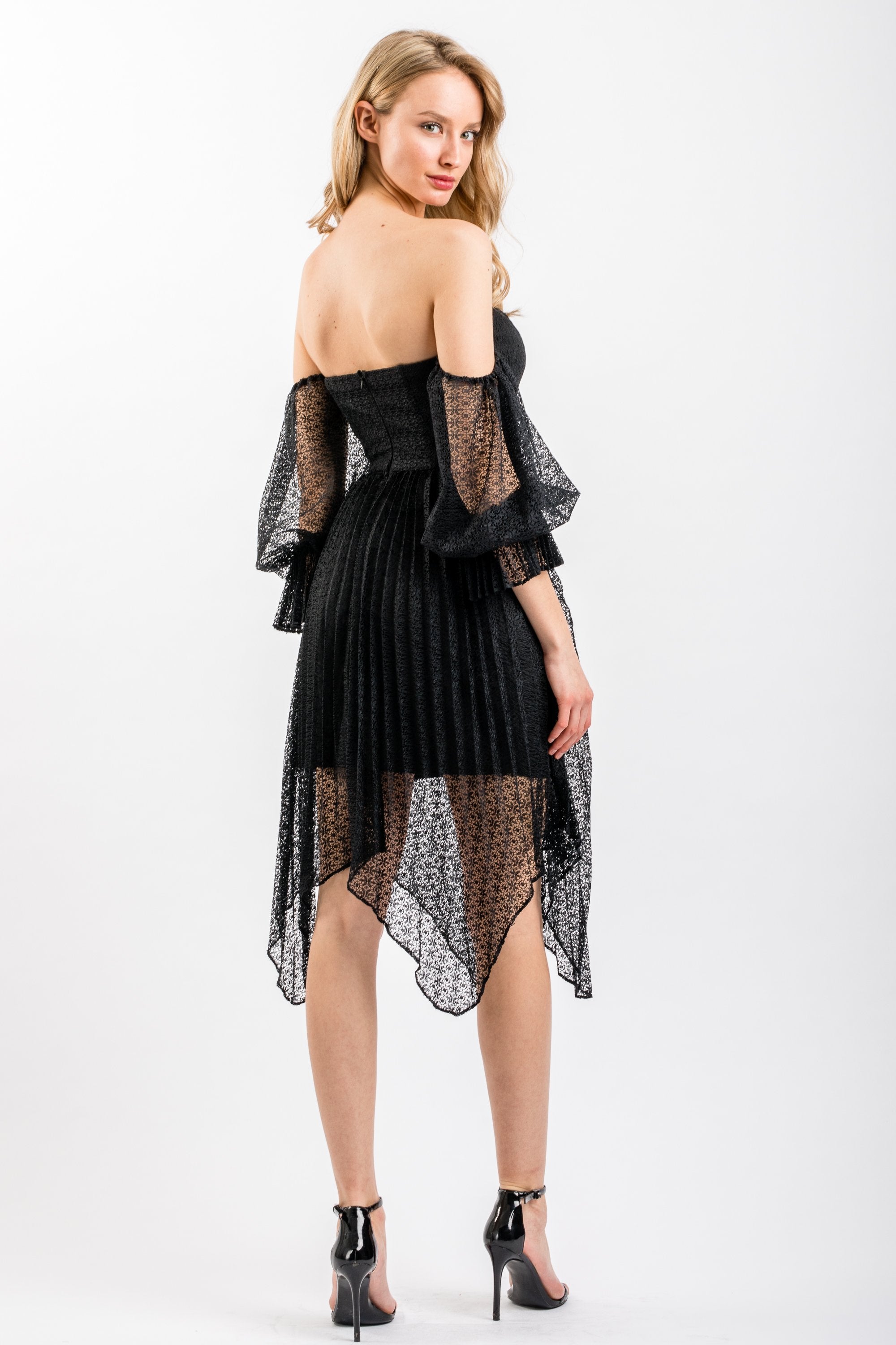 keepsake Ignite Dress Black - Room 29